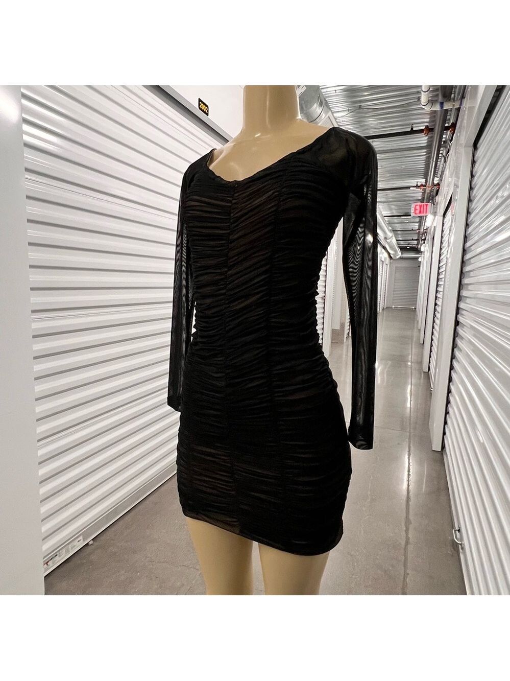 NWT $129 GOOD AMERICAN
Ruched Off-shoulder Mini Dress in Mesh -Small - Picture 6 of 13